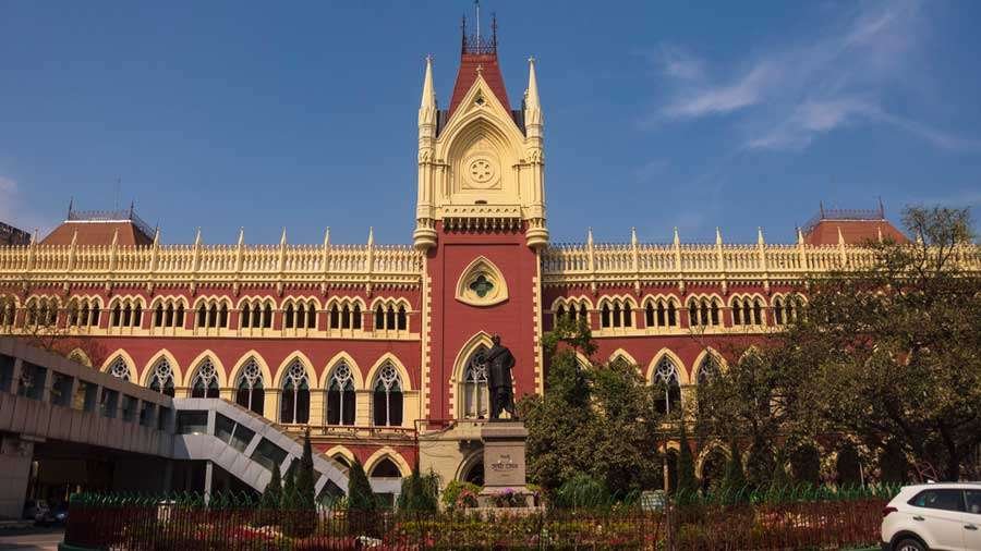 কলকাতা হাইকোর্টে আইন-শৃঙ্খলা নিয়ে তীব্র বিতর্ক, রাজ্যকে ৩০ মিনিট সময়, কেন্দ্রীয় বাহিনী নিয়ে উত্তপ্ত শুনানি
