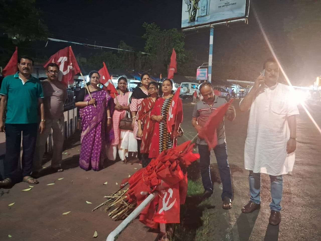 “CITU-AIKS-AISWU-PBBUS-এর ডাকে জেলা শাসকের দপ্তরে হবে মঙ্গলবার অভিযান।