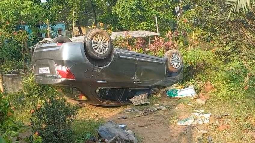 বেপরোয়া গতিতে চারচাকা গাড়ি ঢুকলো নার্সারিতে।