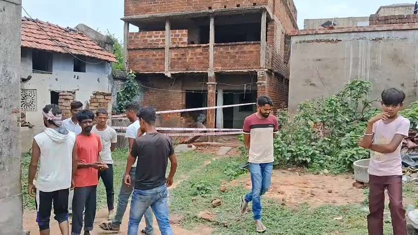Durgapur: আরতি গ্রামে ভয়াবহ বিস্ফোরণ, অহত শিশু,পরিত্যক্ত বাড়িতে বোমার অভিযোগে আতঙ্ক