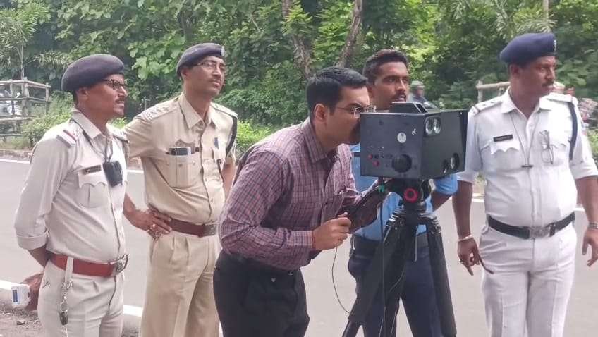 बेपरवाह बाइक चालकों पर नकेल कसने के लिए आसनसोल-दुर्गापुर पुलिस कमिश्नरेट का कड़ा कदम
