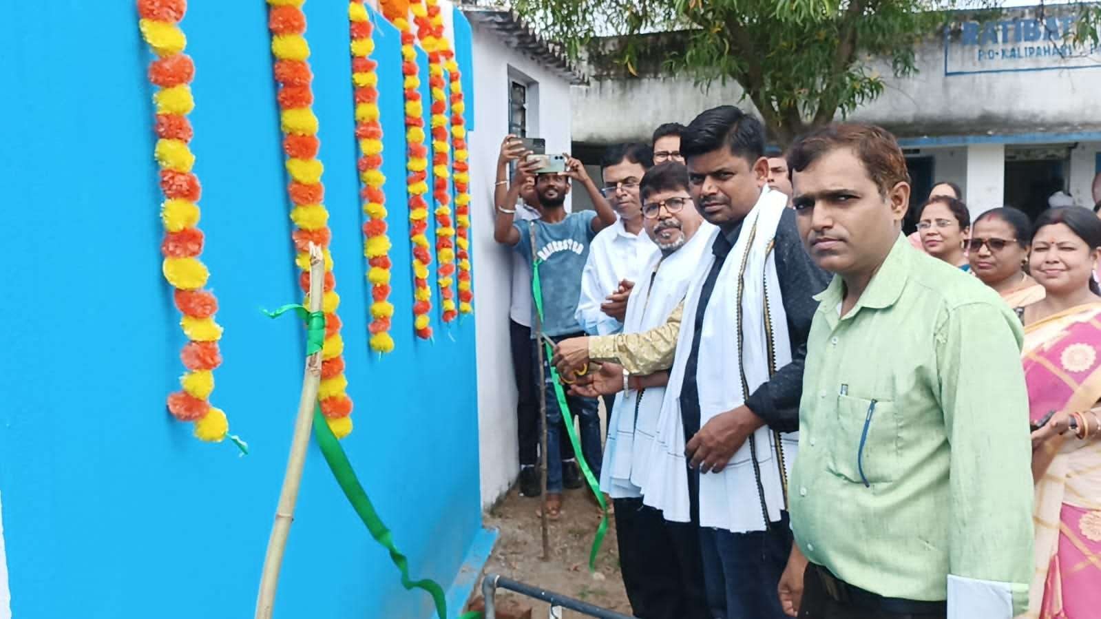 রোটিবাটি হিন্দি উচ্চ বিদ্যালয়ে বার্ষিক পুরস্কার বিতরণী অনুষ্ঠান অনুষ্ঠিত