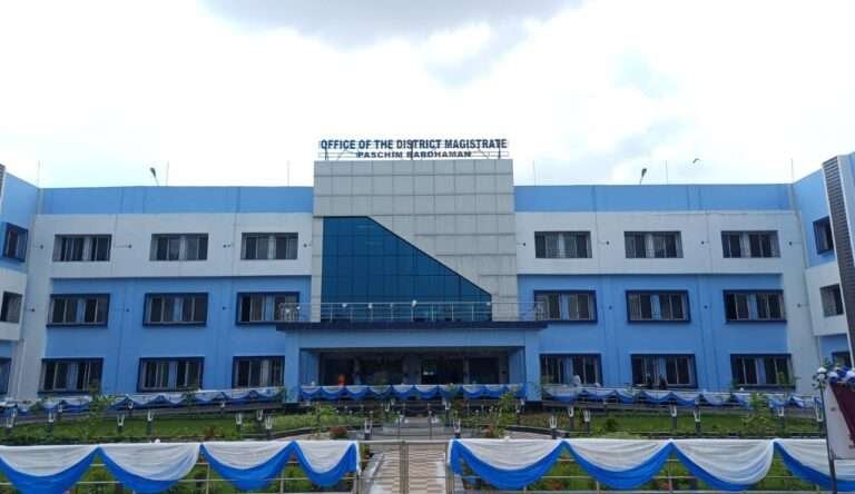 পশ্চিম বর্ধমানে এনুমারেশন ফর্ম বিতরণে জোর —