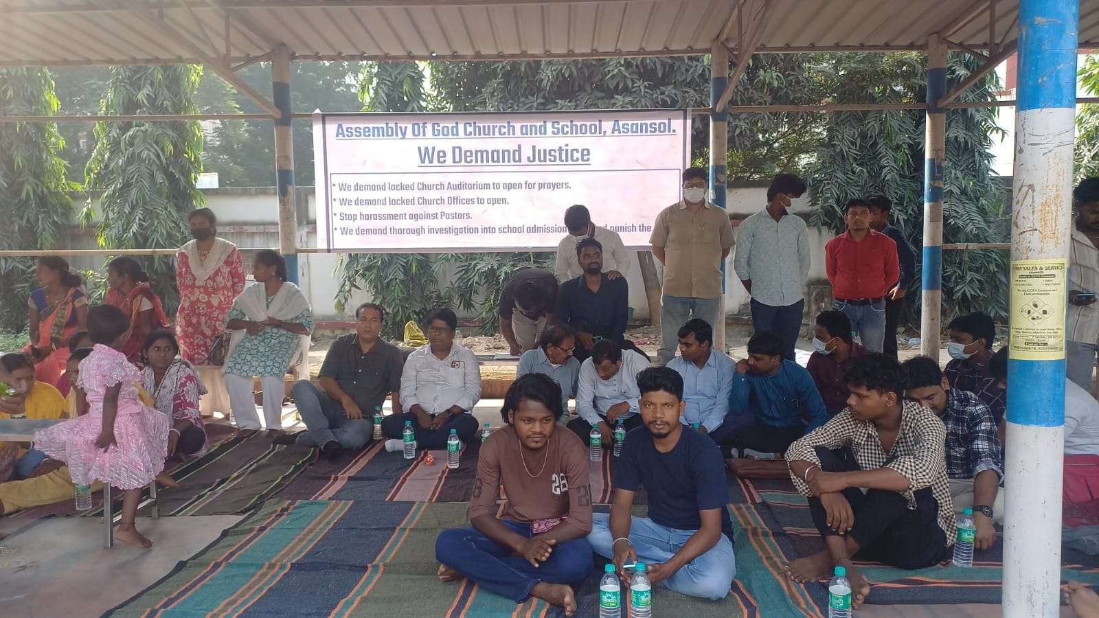 এজি চার্চ স্কুলে দুর্নীতির অভিযোগ ঘিরে বিক্ষোভ ও ধরনা, চাঞ্চল্য আসানসোলে