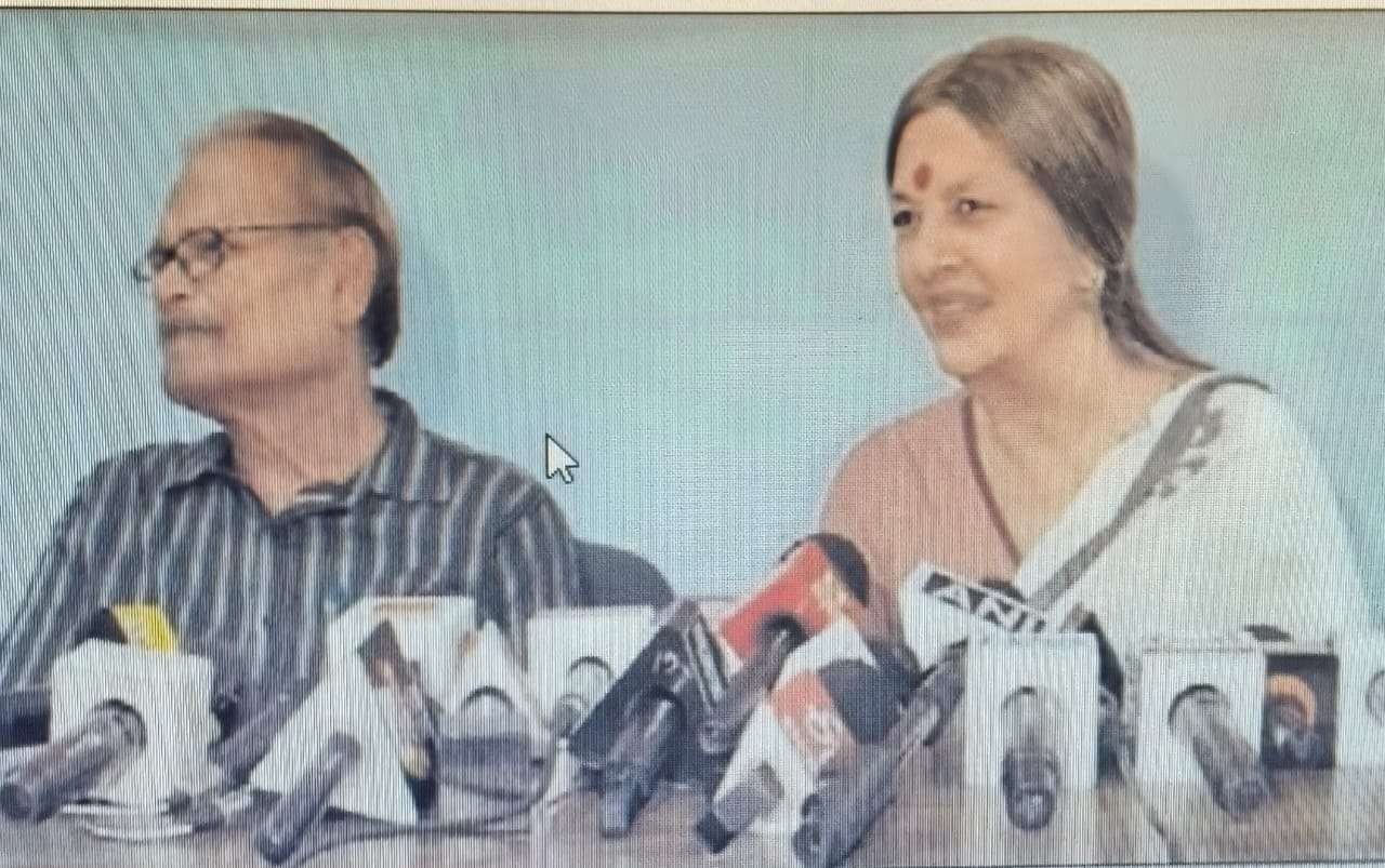 ঘাটশিলা উপনির্বাচনে ত্রিমুখী লড়াই: জেএমএম প্রার্থী সোমেশ সোরেনকে সিপিএমের সমর্থন, মর্যাদার লড়াইয়ে উত্তাপ ছড়াচ্ছে কোইলহান